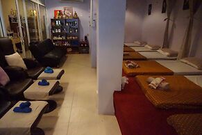 Number 1 Guesthouse & Restaurant