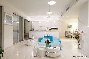 Grand TheoNi Boutique Hotel & Spa