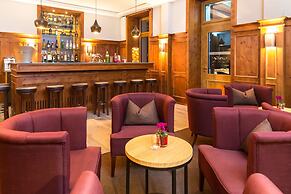 The Alpina Mountain Resort