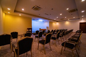 Royal Atlantis Spa & Resort