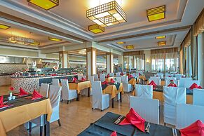 Royal Atlantis Spa & Resort