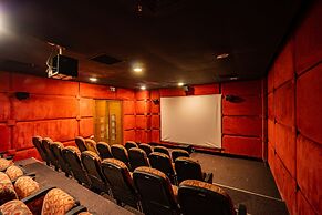 Royal Atlantis Spa & Resort