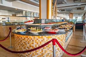 Royal Atlantis Spa & Resort