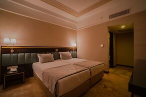 Royal Atlantis Spa & Resort