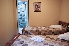 Red Fox Guesthouse