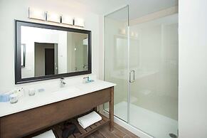 Wingate By Wyndham Calgary Airport