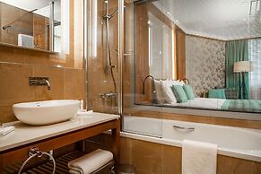 Radisson Blu M'Bamou Palace Hotel