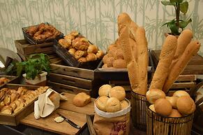 Radisson Blu M'Bamou Palace Hotel