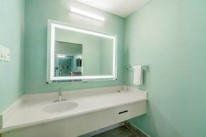Lone Star Inn & Suites by OYO Harlingen TX