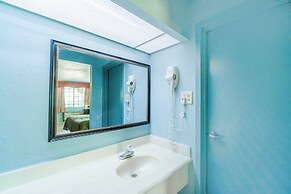 Lone Star Inn & Suites by OYO Harlingen TX