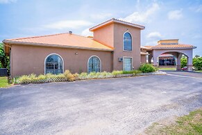 Lone Star Inn & Suites by OYO Harlingen TX