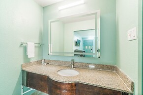 Lone Star Inn & Suites by OYO Harlingen TX