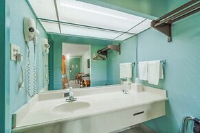 Lone Star Inn & Suites by OYO Harlingen TX