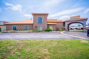 Lone Star Inn & Suites by OYO Harlingen TX