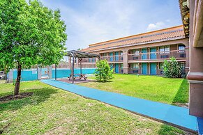 Lone Star Inn & Suites by OYO Harlingen TX