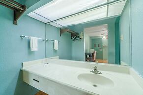 Lone Star Inn & Suites by OYO Harlingen TX