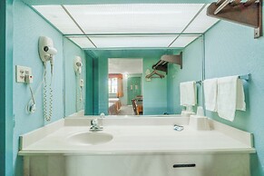 Lone Star Inn & Suites by OYO Harlingen TX