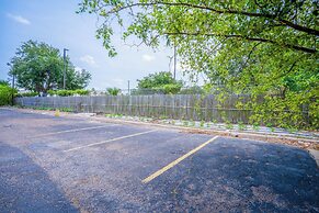 Lone Star Inn & Suites by OYO Harlingen TX