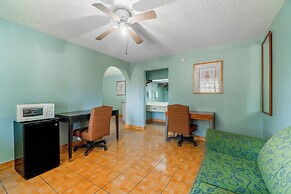 Lone Star Inn & Suites by OYO Harlingen TX