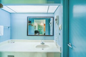 Lone Star Inn & Suites by OYO Harlingen TX