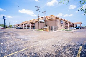 Lone Star Inn & Suites