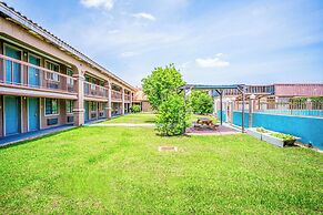 Lone Star Inn & Suites by OYO Harlingen TX