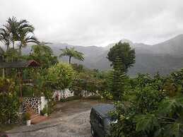 Symes Zee Villa