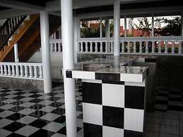 Symes Zee Villa