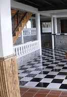 Symes Zee Villa