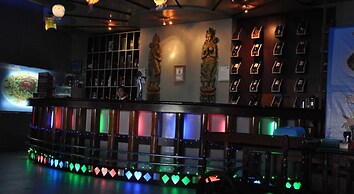 Golden City Crown Hotel