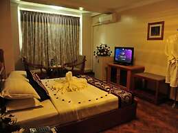 Golden City Crown Hotel