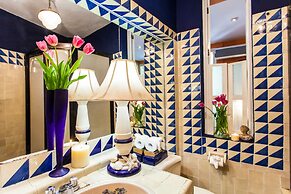 Garlands del Rio Riverside Boutique Hotel