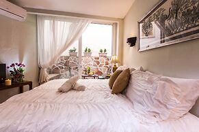 Garlands del Rio Riverside Boutique Hotel