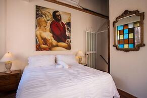 Garlands del Rio Riverside Boutique Hotel