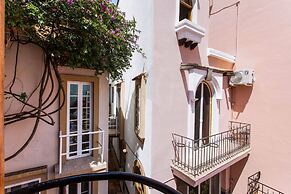 Garlands del Rio Riverside Boutique Hotel