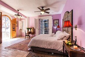 Garlands del Rio Riverside Boutique Hotel
