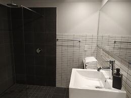 Glenelg Gateway Apartments