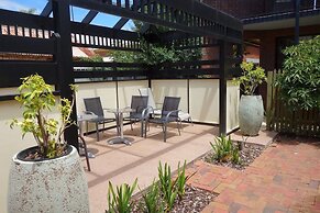 Glenelg Gateway Apartments