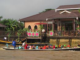 Thanakha Inle Hotel