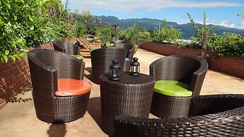 Thanakha Inle Hotel
