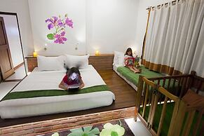 Thanakha Inle Hotel
