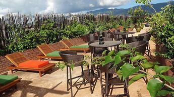 Thanakha Inle Hotel