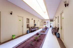 Ardhya Guest House