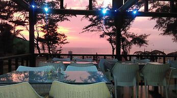 Shining Sand Beach Hotel