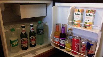 Shining Sand Beach Hotel