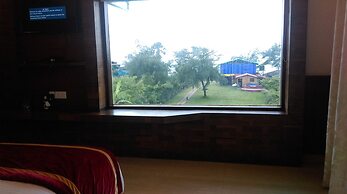 Shining Sand Beach Hotel