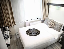 The Legend Platine Suite