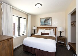 Capitola Venetian Hotel