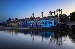 Capitola Venetian Hotel