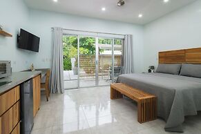 Tamarindo Bay Hotel & Apartments- Self Check In, Adults Only